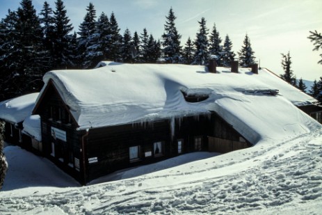 Hütte im Winter